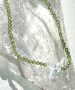 Colar Crisólita - Peridoto facetada 2,5mm - Espírito Santo madrepérola